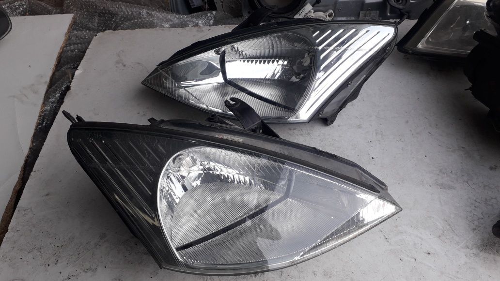 Lampy przednie ford Focus mk1