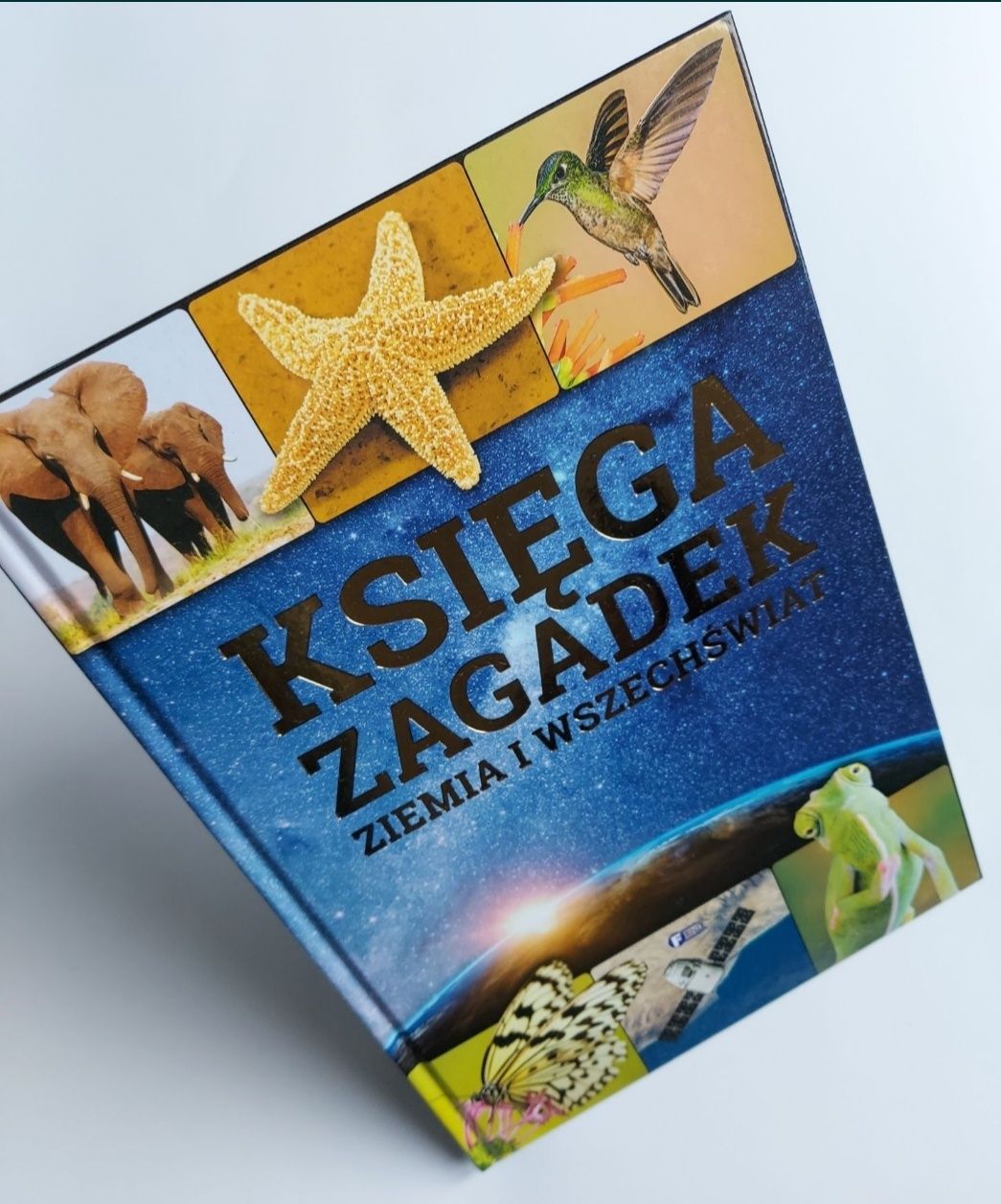 Księga zagadek - Ziemia i wszechświat