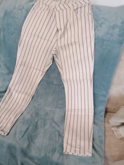 Calça riscada Beje Lefties