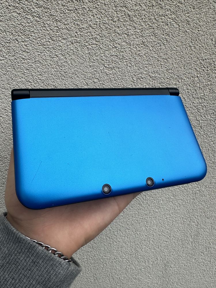 3DS XL Azul (Desbloqueada, 128Gb, Pokem/ Zelda/ Inaz/ DQuest/ FireEmb)
