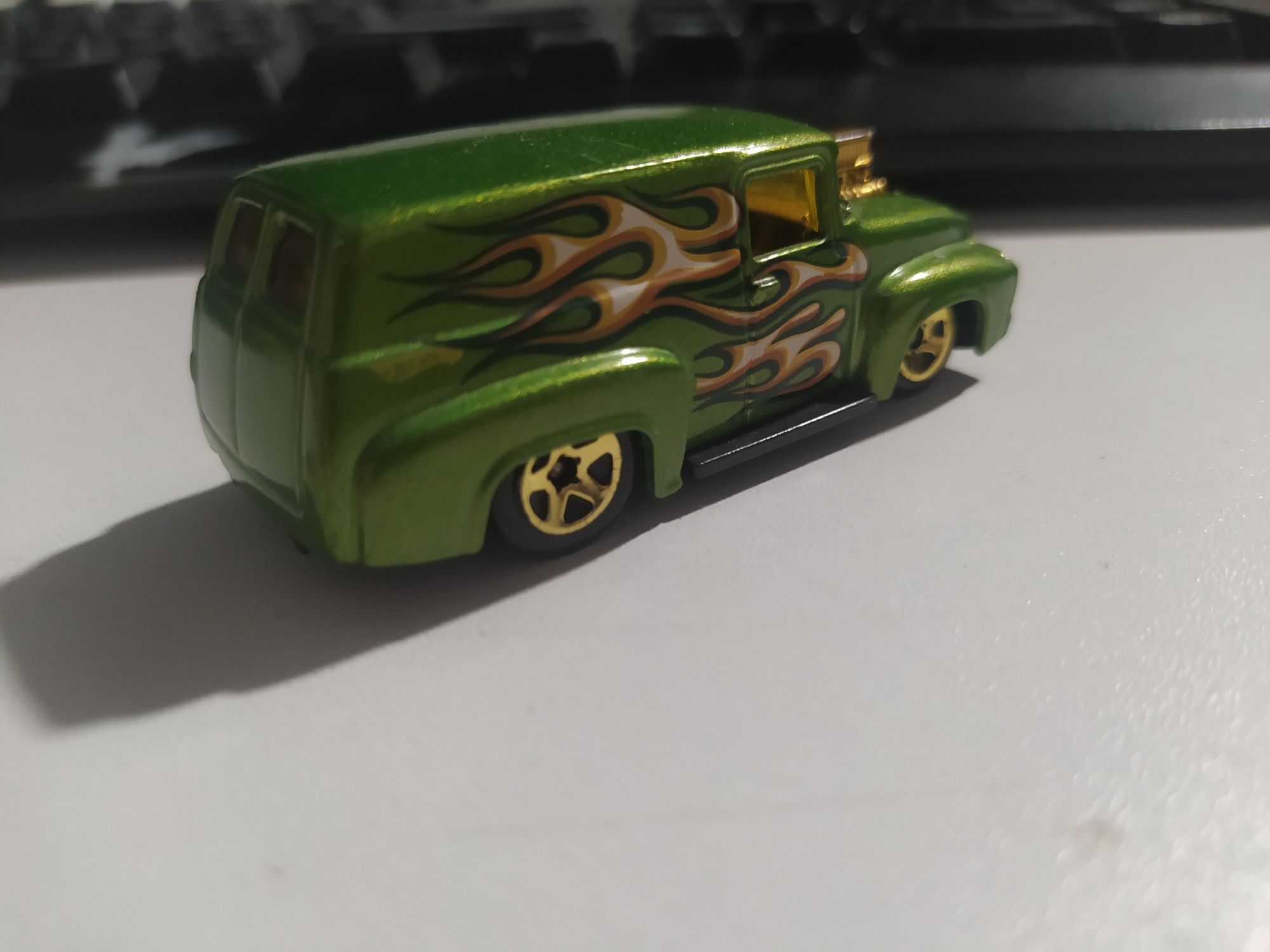 Hot Wheels '56 Ford z 2011 roku