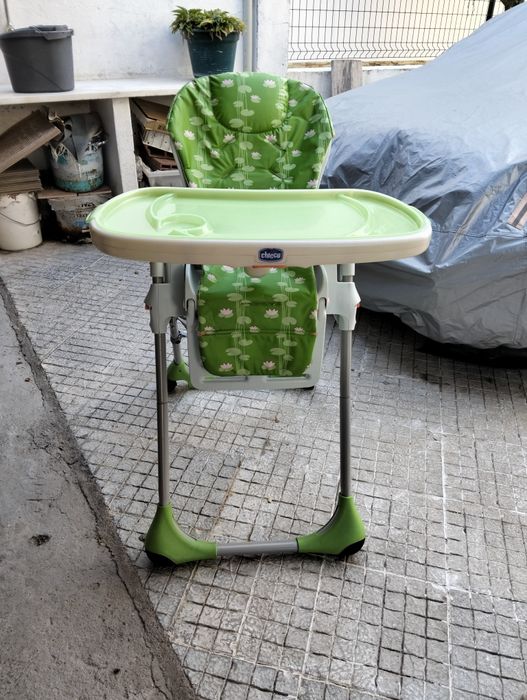 Cadeira de alimentação usada