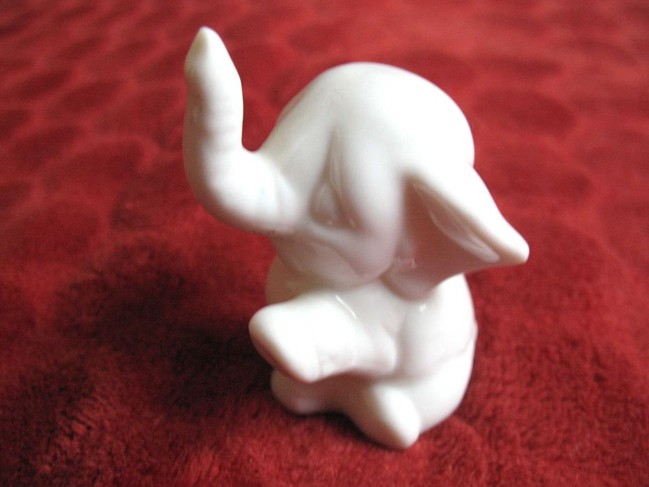Słoń - młody słonik na szczęście - 7 x 5 x 5 cm