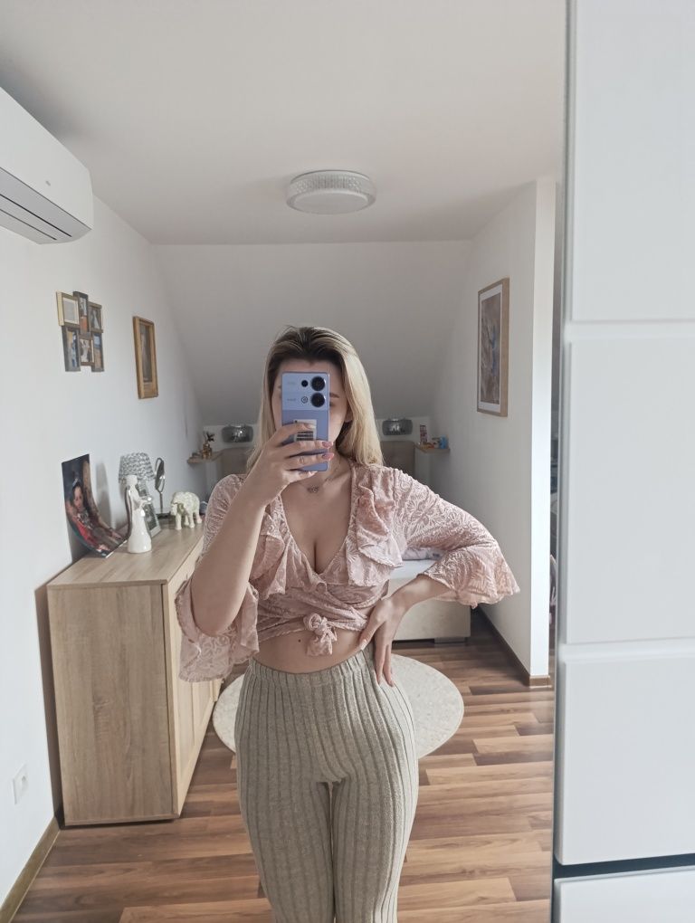 Bluzka przekładana dekolt  falbanki Crop top wiązana xs s