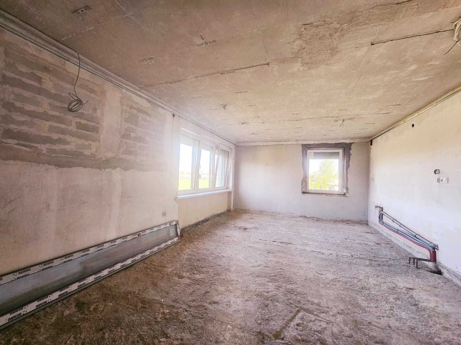 Dom wolnostojący na dużej działce. 780 m od granicy Opola.