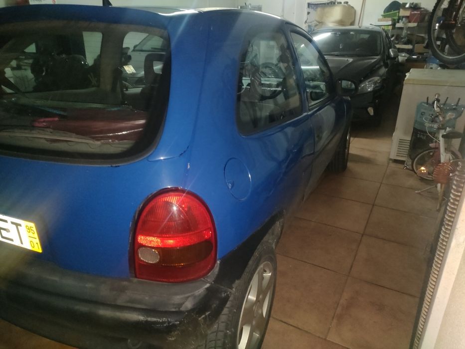 Opel Corsa ano1995 15D Isuzu 5lugares