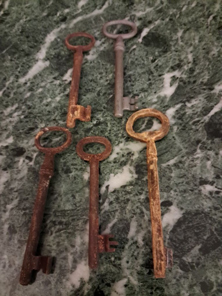 Різні старі ключі