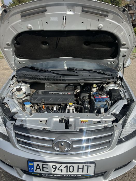 Автомобиль VOLEEX C30