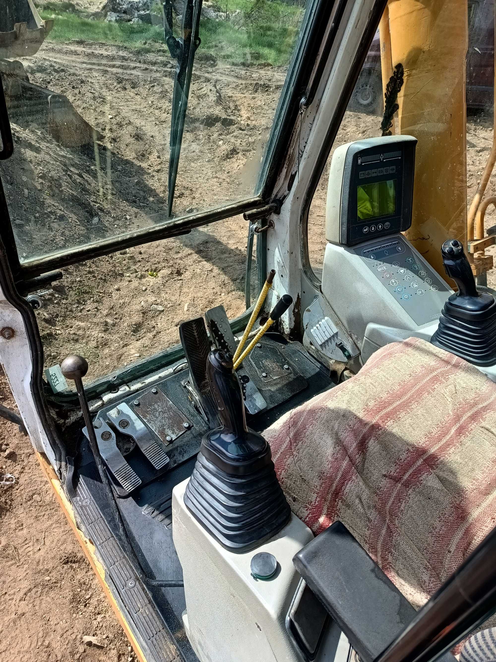 Sprzedam koparkę gąsienicową Liebherr 904