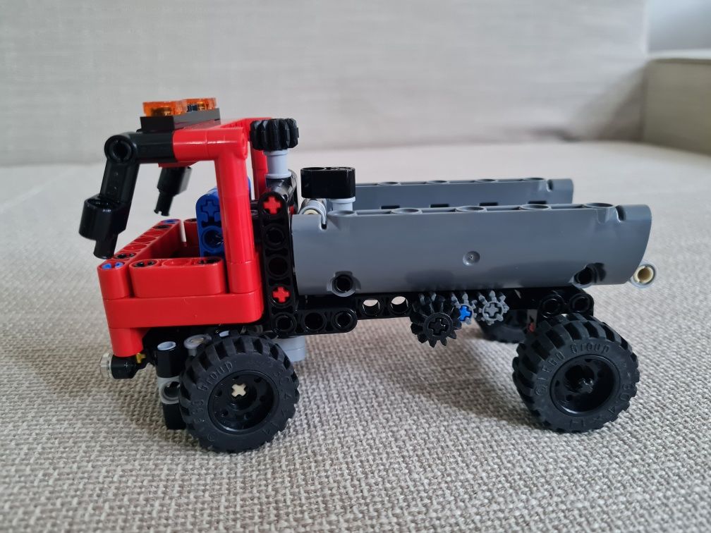 Lego Technic 42084 (2 w 1 )