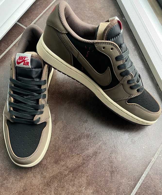 Jordan 1 Retro Low OG SP Travis Scott Mocha R.40