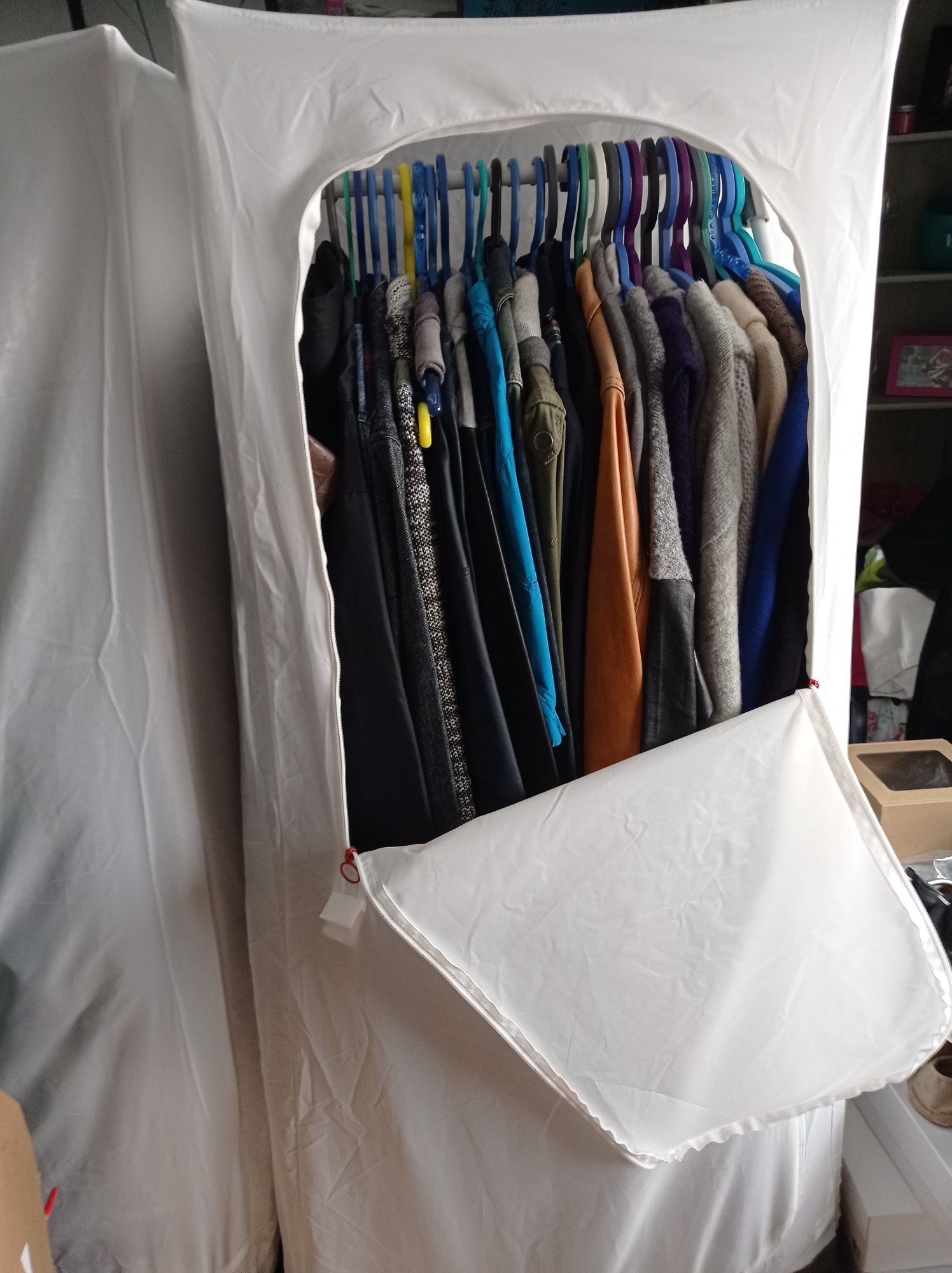 Pakowna szafa namiot na ubrania bialy