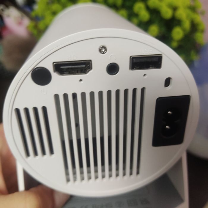 мініпроєктор Aubor Mentech
Це портативний смарт-проєктор з Wi-Fi та