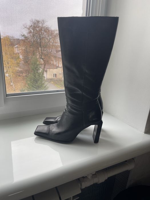 Продам гарні жіночі чоботи на підборах 40-41 розміру,