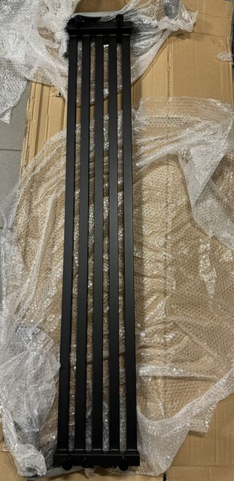 Grzejnik ESTO czarny z wieszakami 150x24