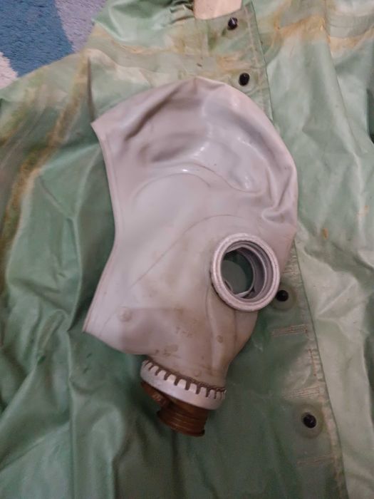 Плащ озк і противогаз гп 5