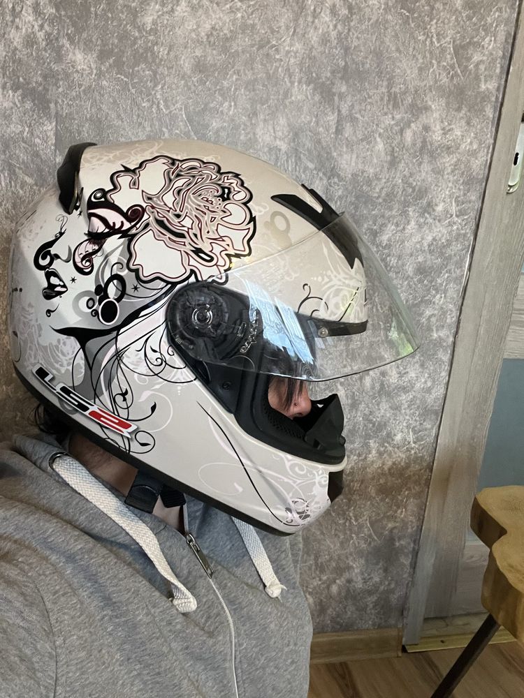 Damski kask motocyklowy LS2