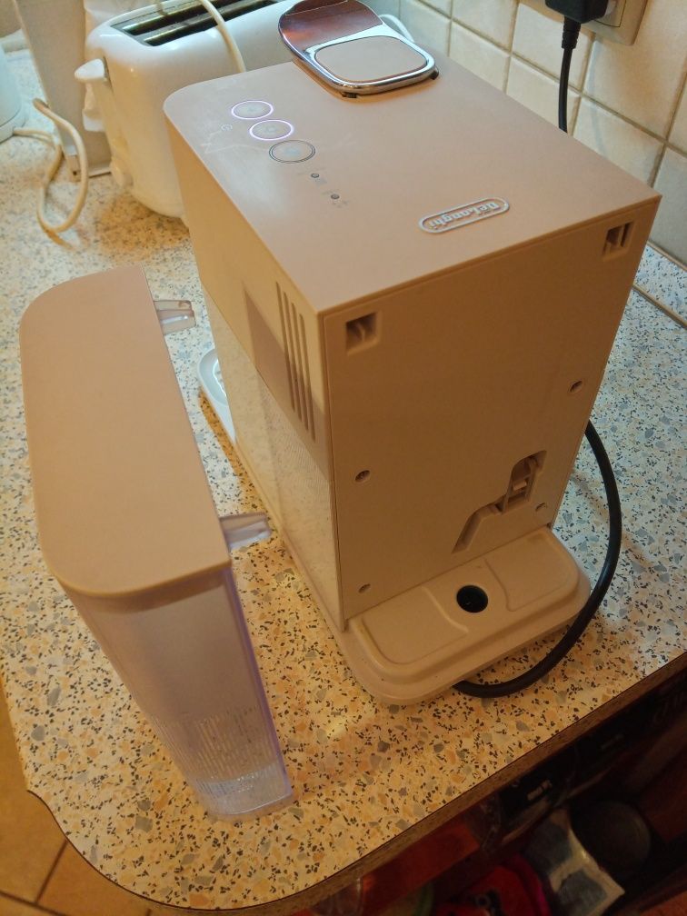 Капсульна кавоваркаDelonghi Nespresso Lattissima One EN 500.W