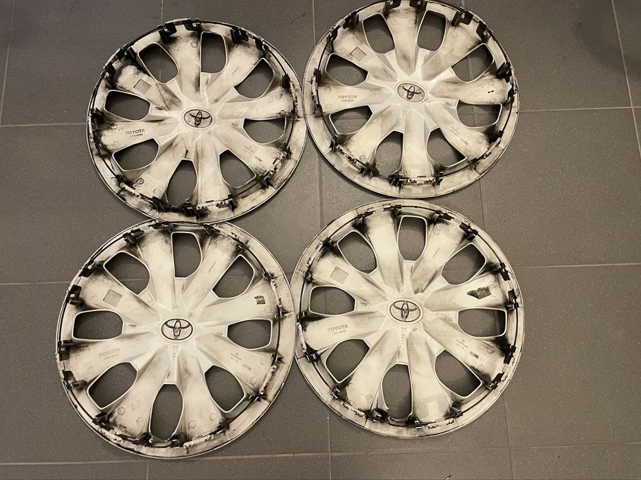 Oryginalne kołpaki Toyota 15 4 sztuki komplet