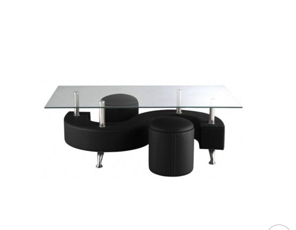 Mesa de centro com puffs