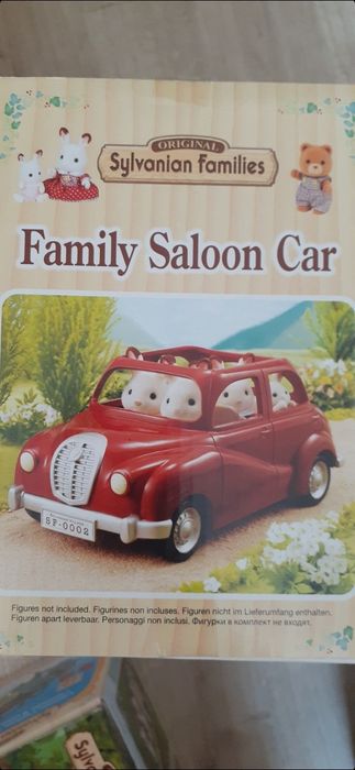 Sylwanian families зелёная машина ,,красная  с багажником и гриле.