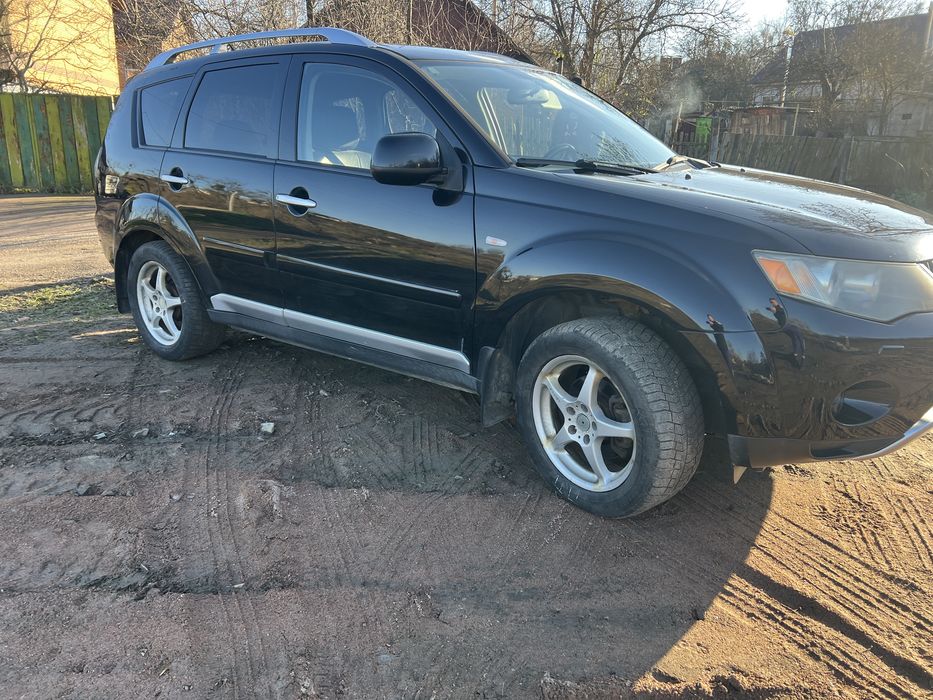 Продам свіжопригнане авто мітсубісі аутлендер