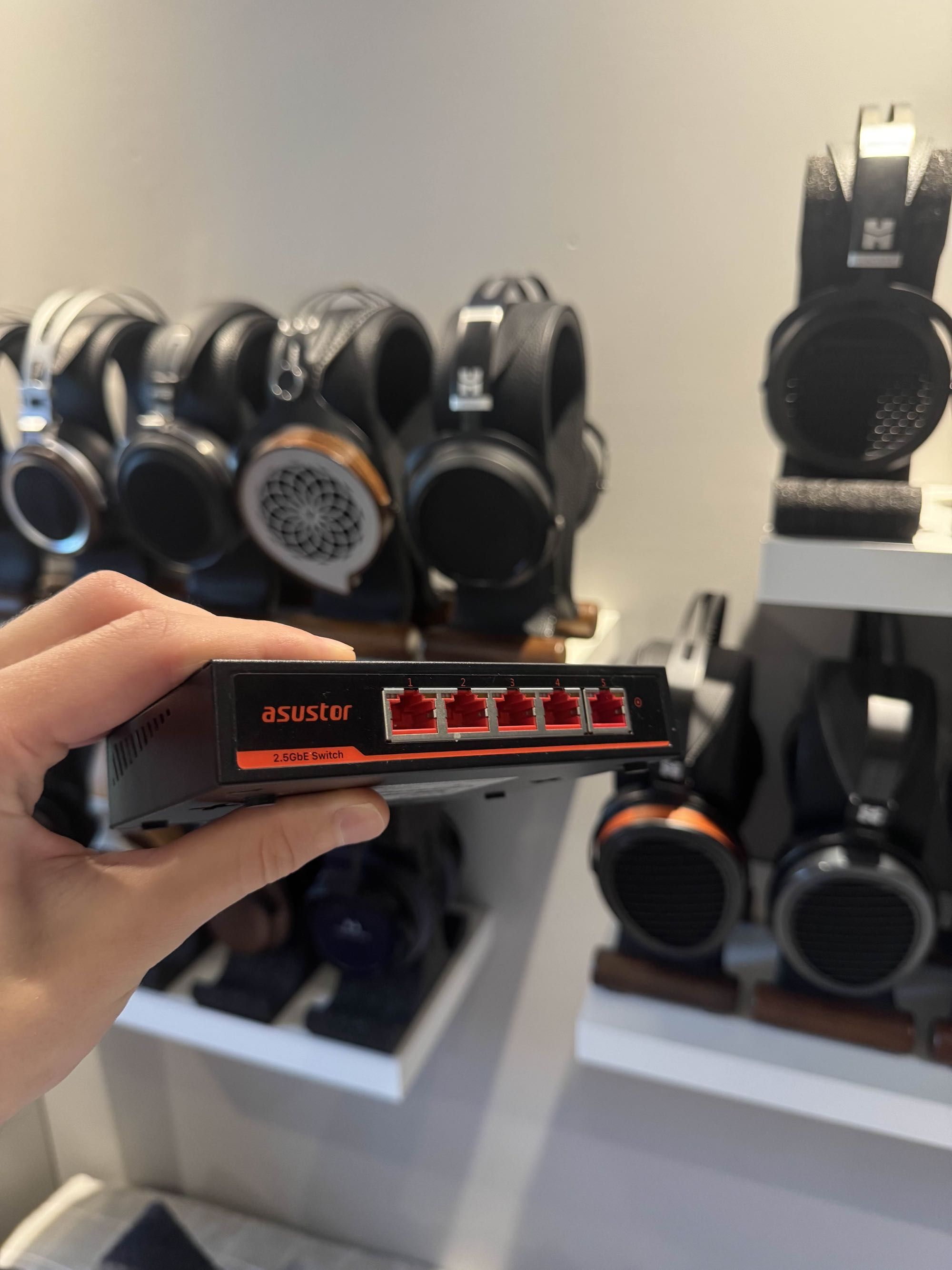 Switch sieciowy Asustor ASW205T | 2.5Gbps – superszybka sieć