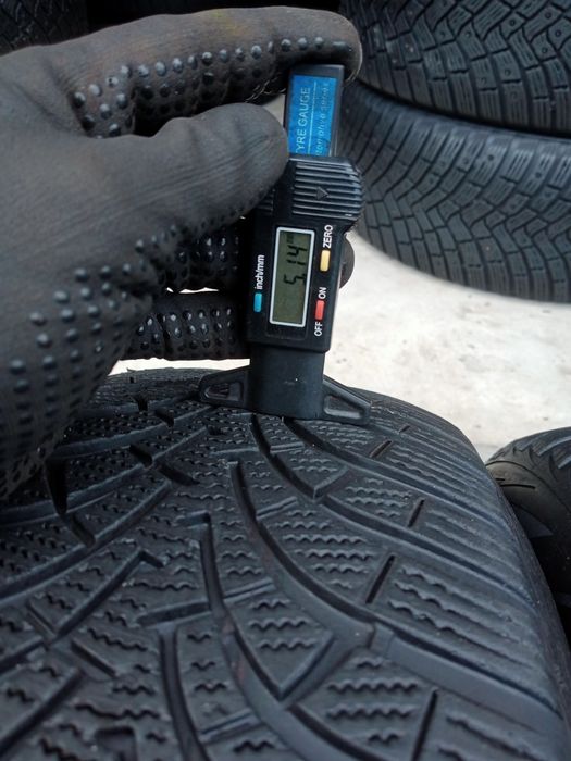 205 55 r16 Good Year UltraGrip 9