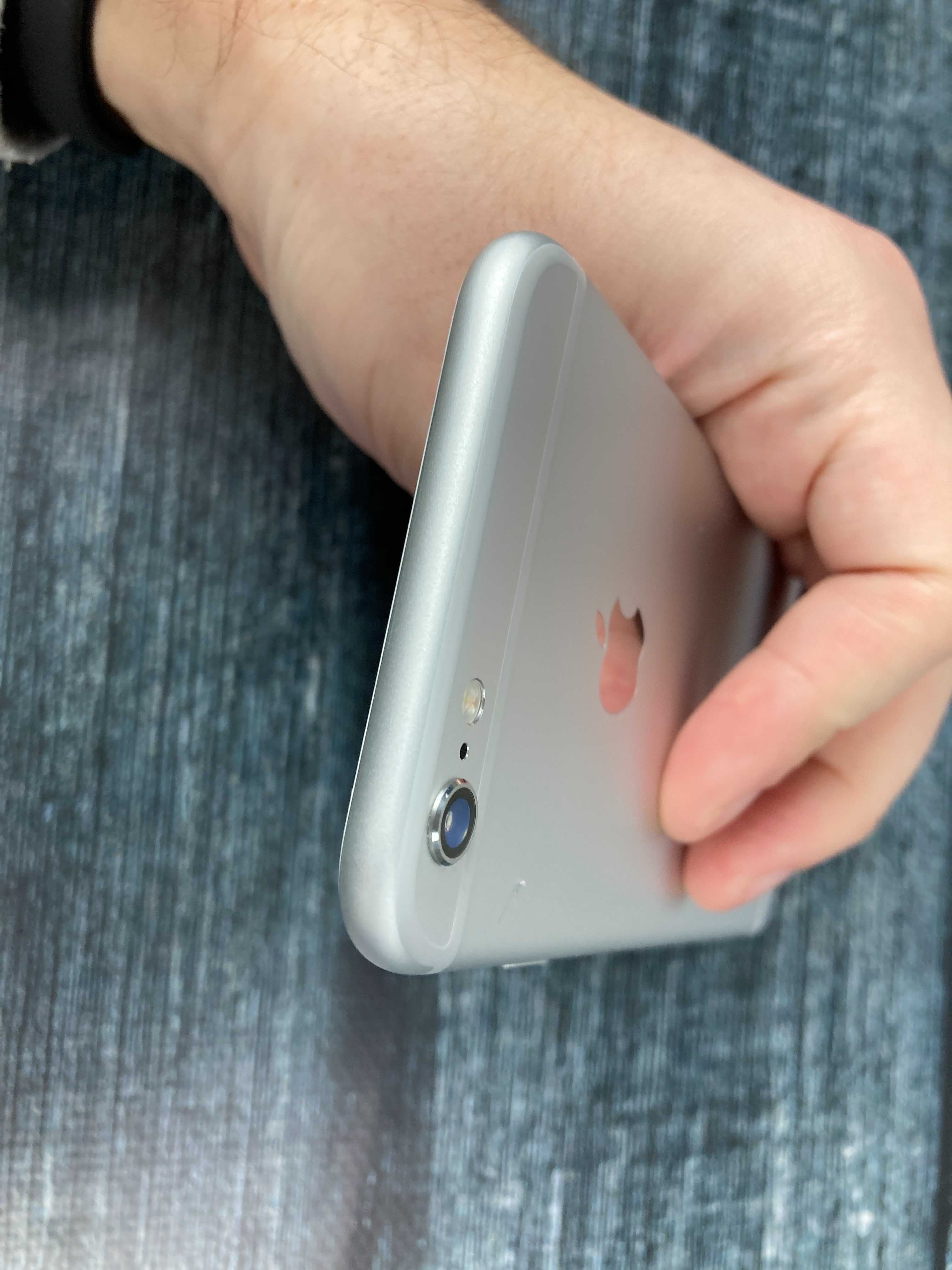 Apple iPhone 6s 32GB в серебристом цвете как новый неверлок