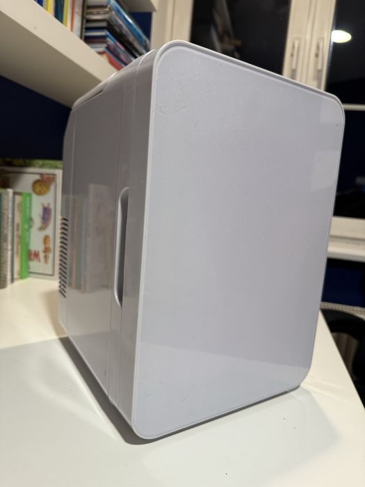 Mini lodowka przenosna