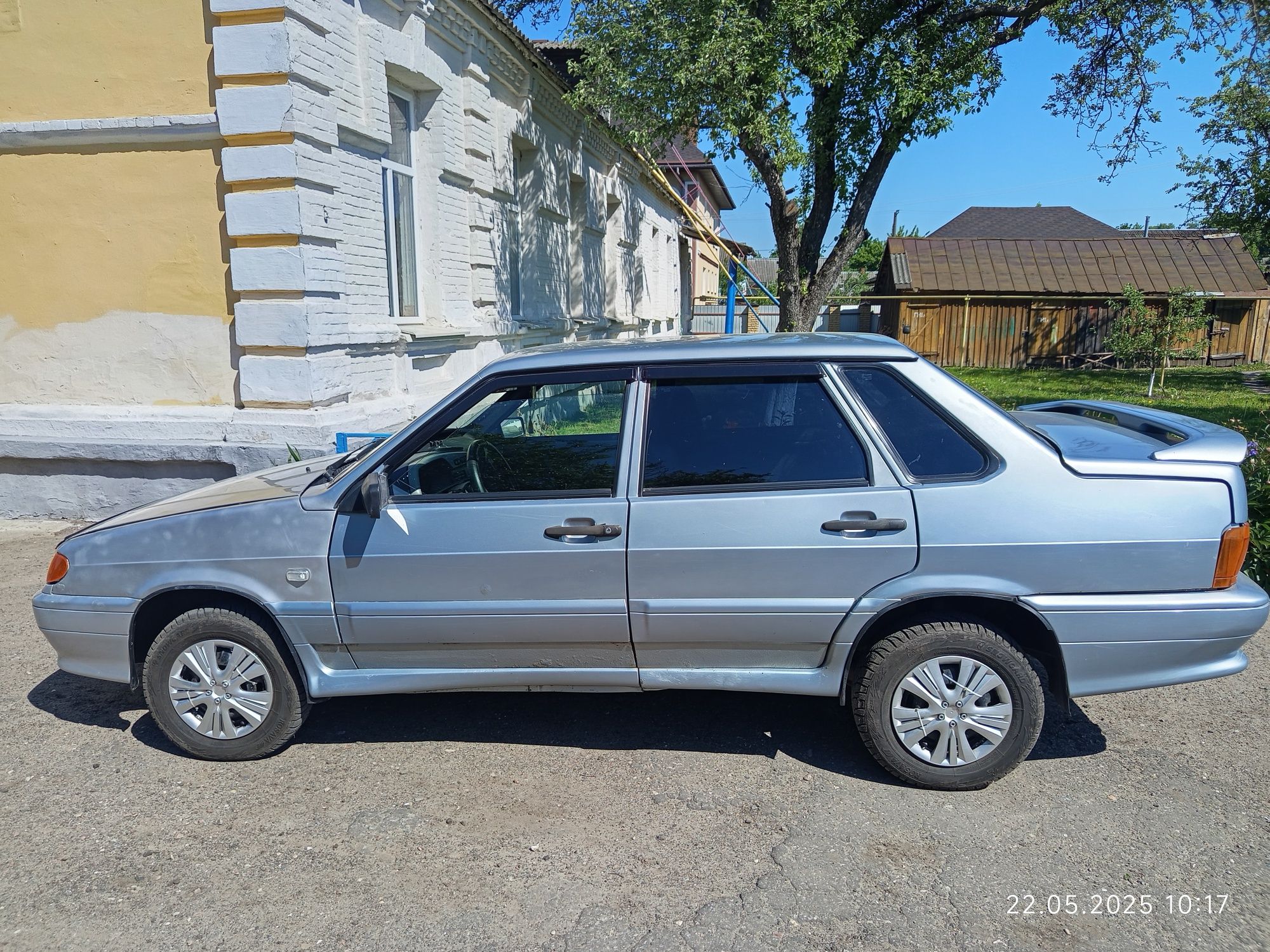 Легковий автомобіль ВАЗ 2115
