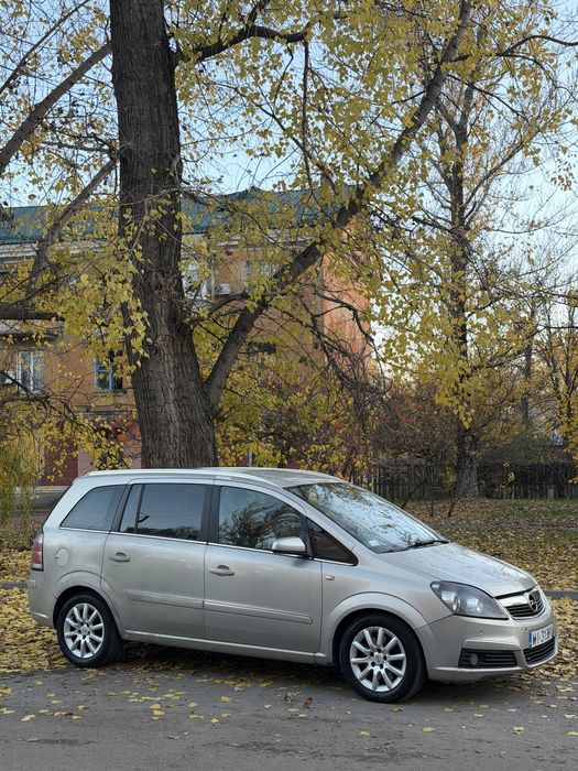 Opel Zafira рестайлинг