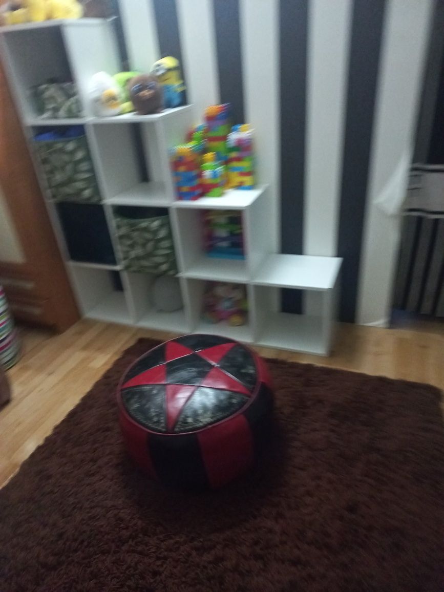 Duzy Puf skórzany
