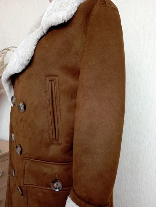 Чудовий брендовий тренч, куртка, еко шубка