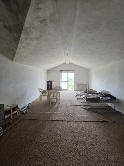 Moradia V3 com terreno e vista para a Serra do Açor – Senhor das Almas