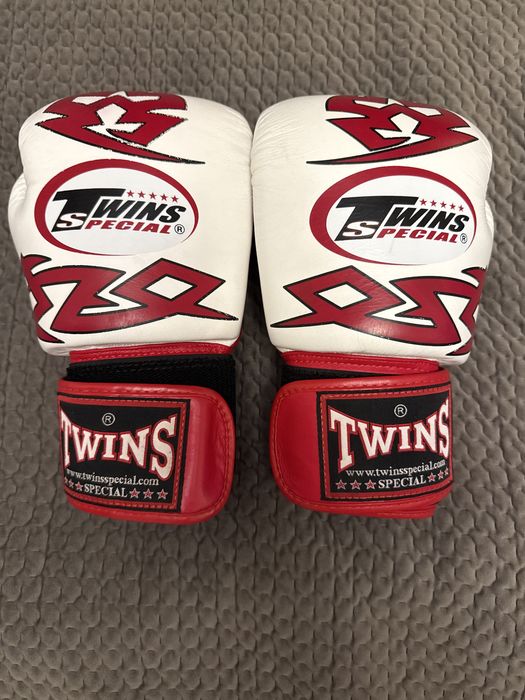 Боксерские перчатки