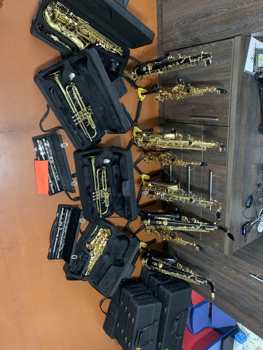 Нові Саксофони альт, тенор та сопрано, та труби Американський бренд