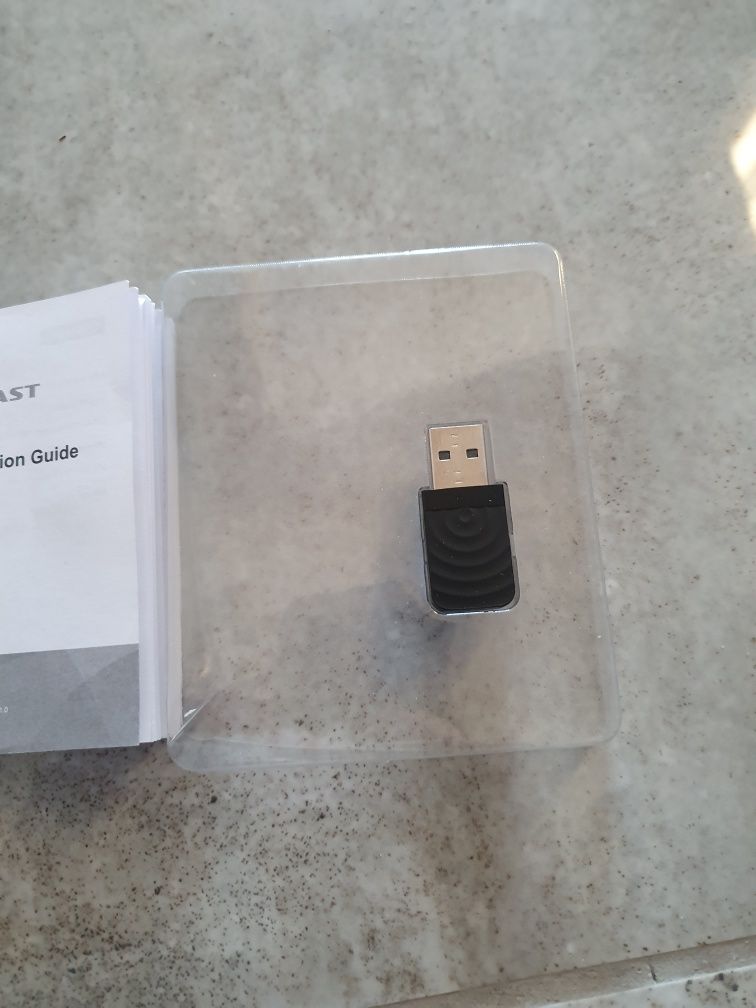 Newfast adapter USB wifi