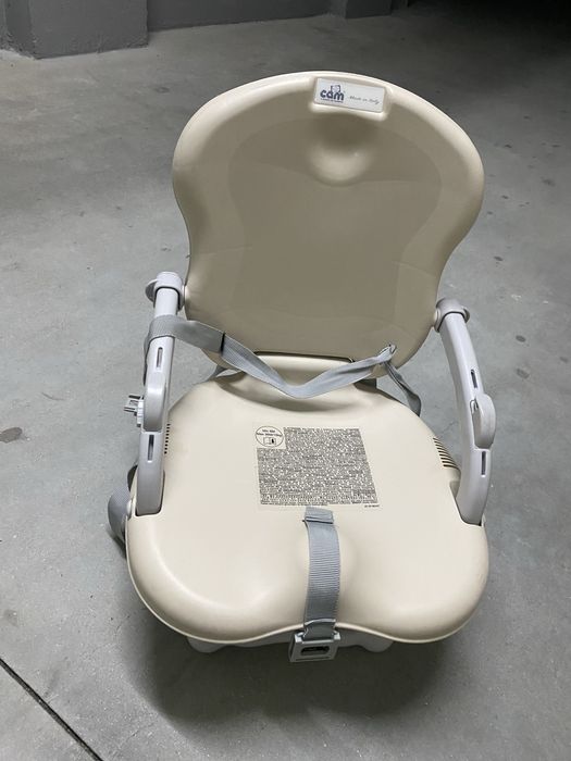 Cadeira elevatoria de alimentaçāo - Bébé