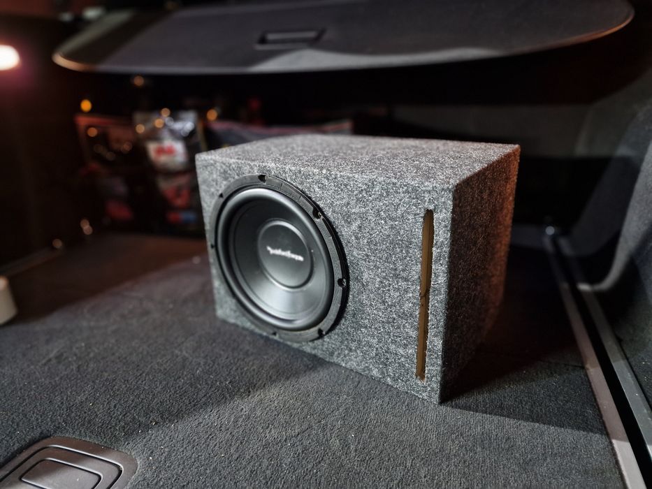 Skrzynia basowa subwoofer tuba Głośnik 20 cm Rockford Fosgate P300-8P