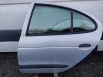 KOMPLETNE Drzwi tył tylne LEWE Megane I FL Hatchback MV 636 srebrne