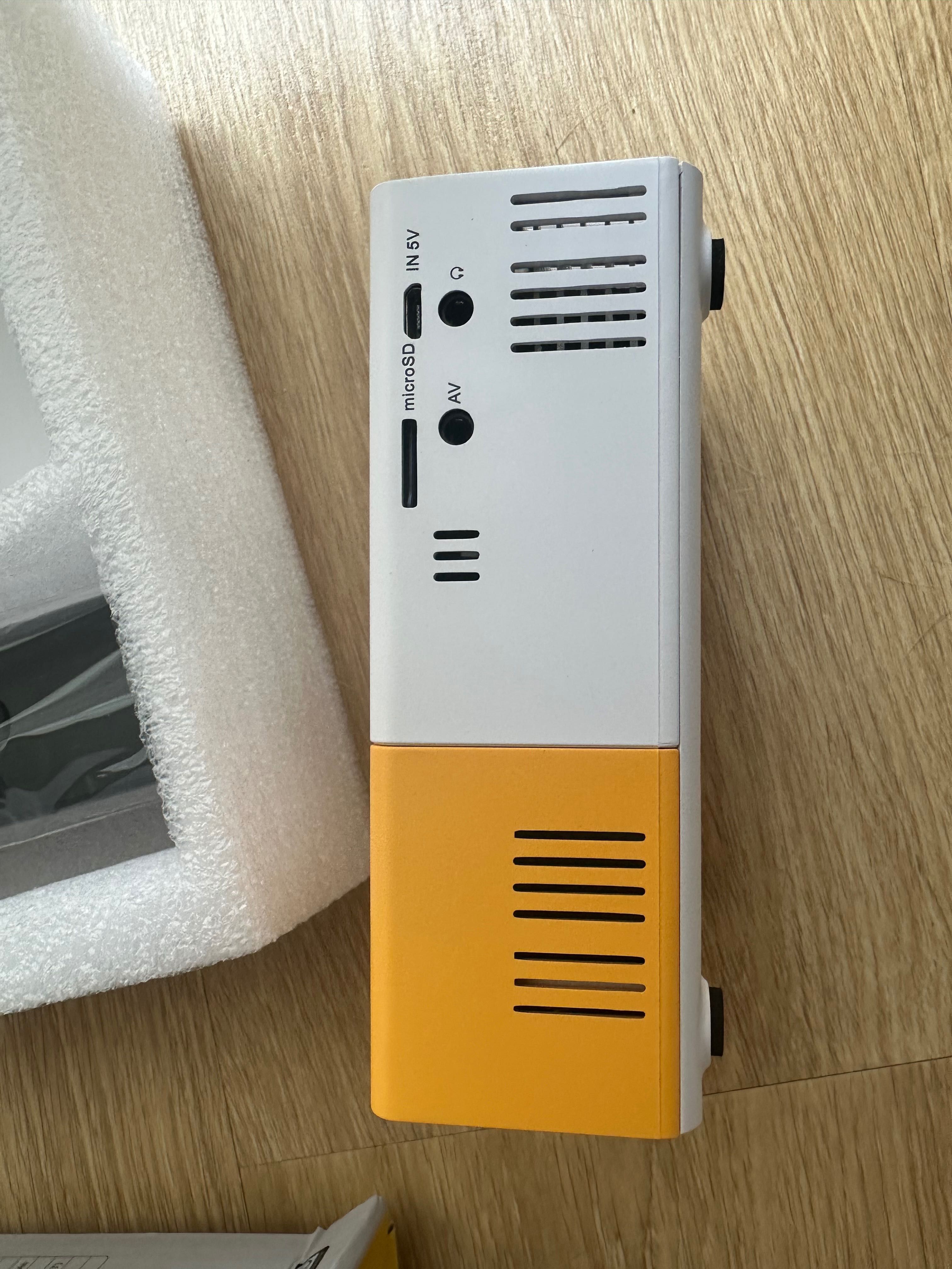 Mini projector c/som integrado