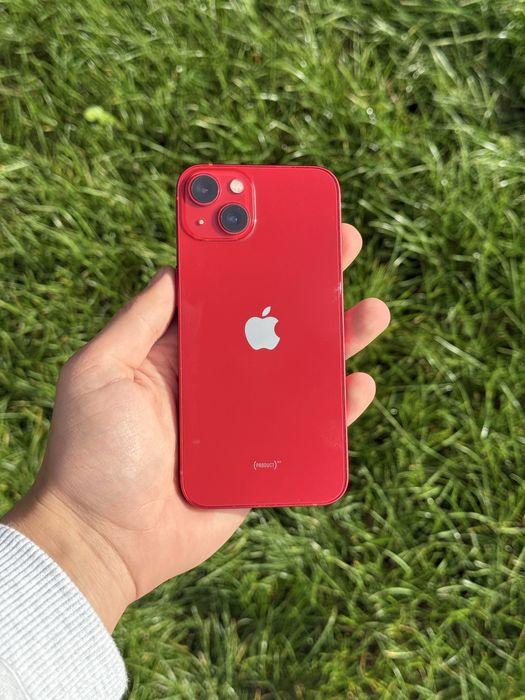 Telefon iPhone 13 256GB Czerwony Apple Bateria 100%