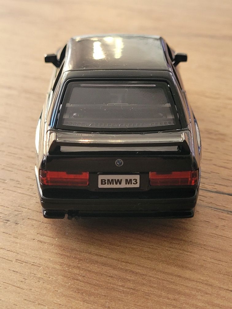 BMW M3 e30 NOWY ! metalowy model autko zabawka prezent skala 1:36