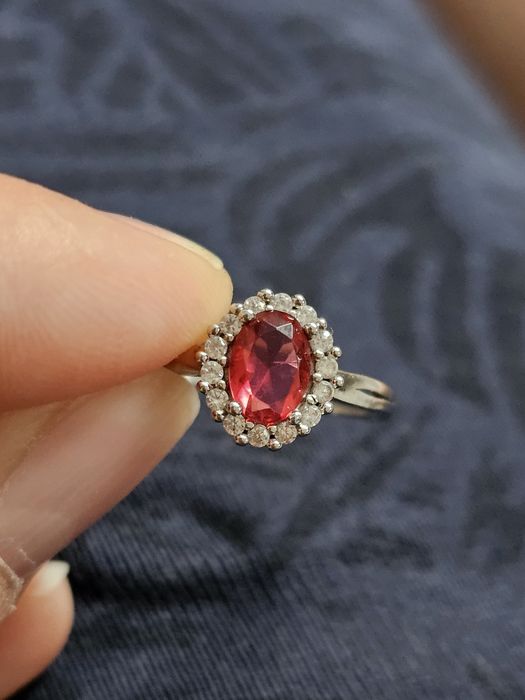 Srebrny pierścionek z czerwonym oczkiem próba 925