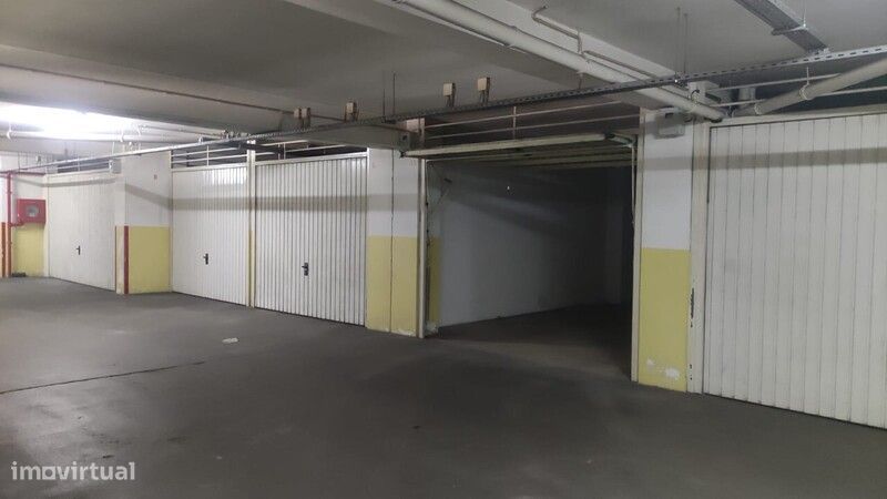 Garagem fechada para arrendar