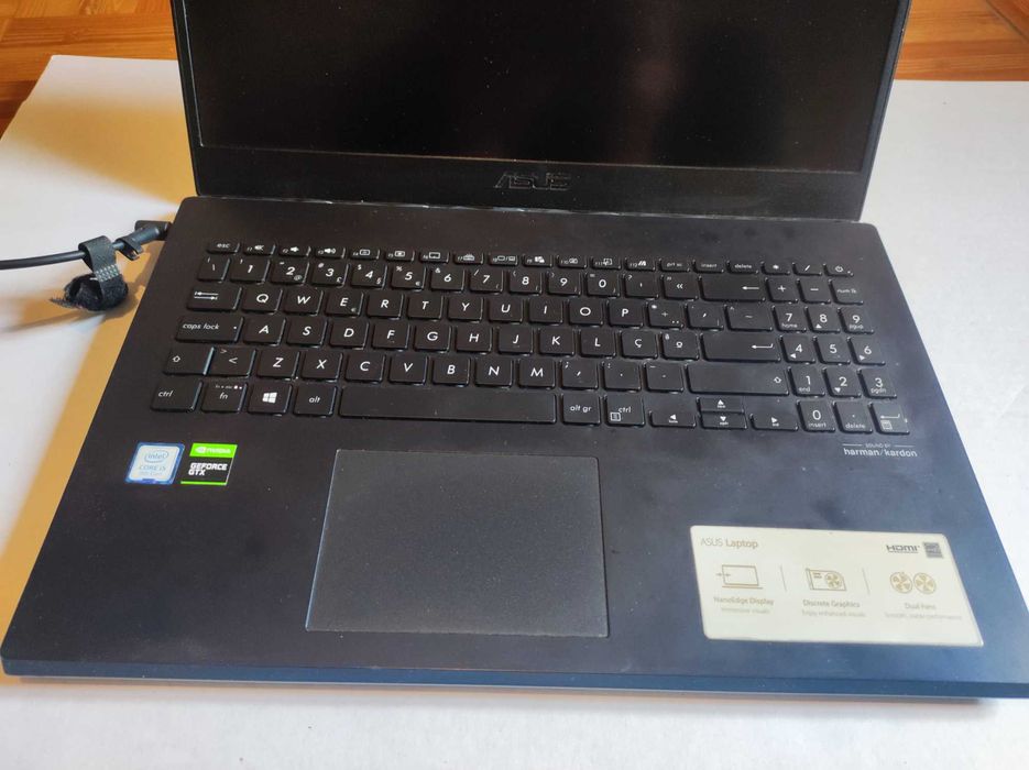 Portátil ASUS VivoBook F571GT