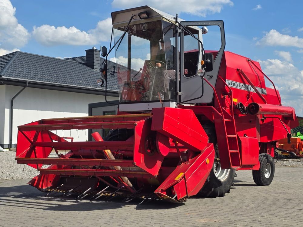 Комбайн зернозбиральний Massey Ferguson 16. Майсей Фергусон 16