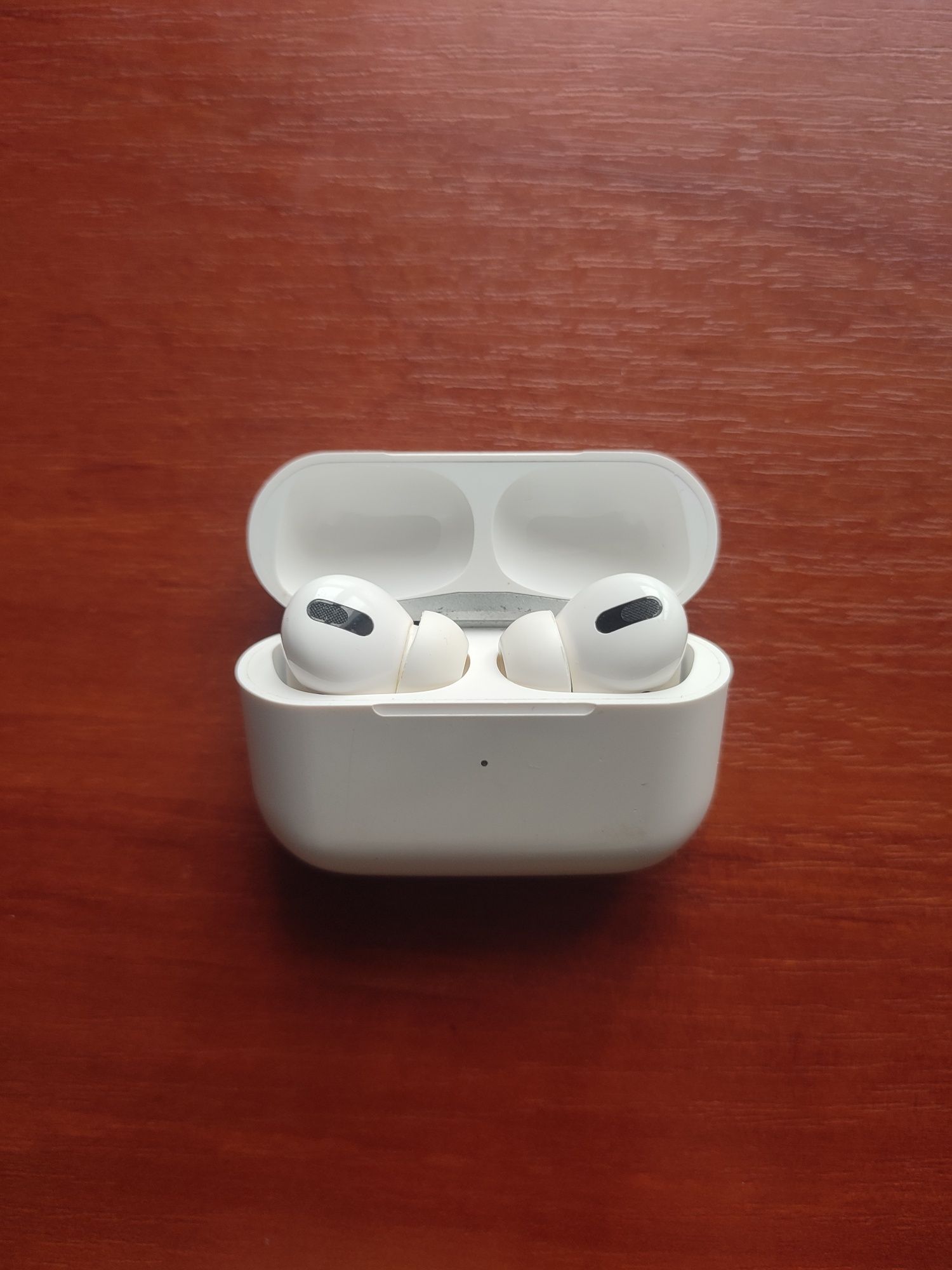 Безпровідні навушники Airpods