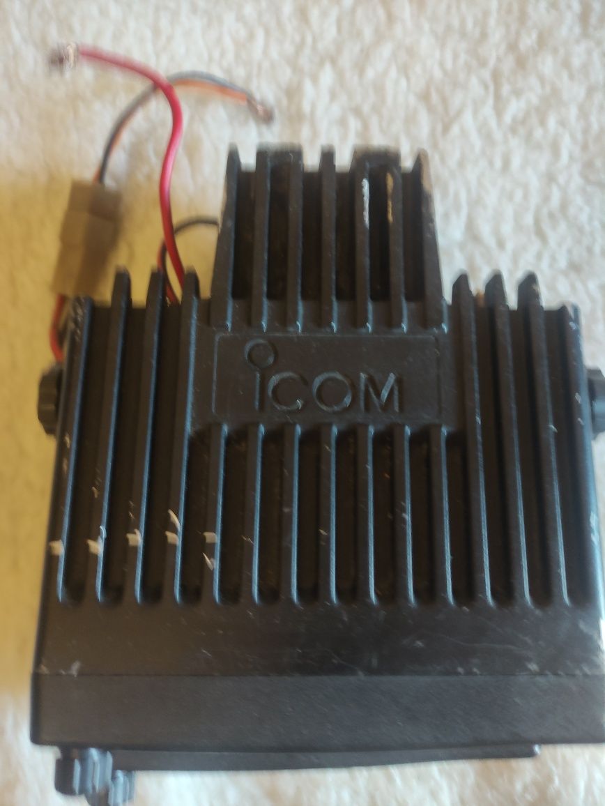 Радиостанция ICOM-F111